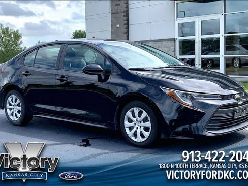 Used 2024 Toyota Corolla LE FWD image 1