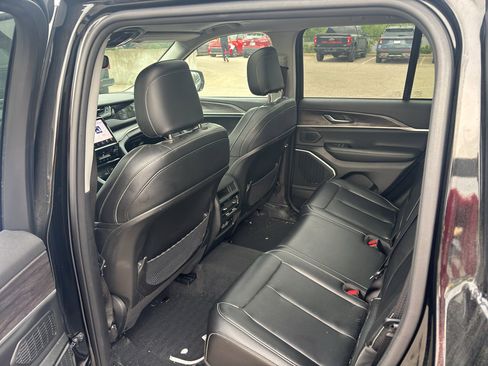 Used 2023 Jeep Grand Cherokee 4WD 4xe image 10