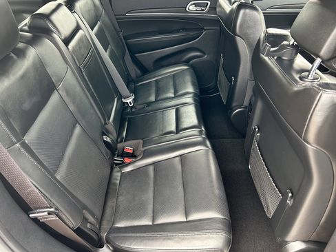 Used 2020 Jeep Grand Cherokee Limited w/ Luxury Group II image 12