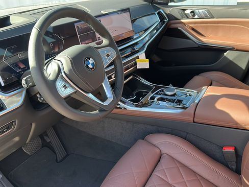 New 2026 BMW X7 xDrive40i w/ Premium Package image 9