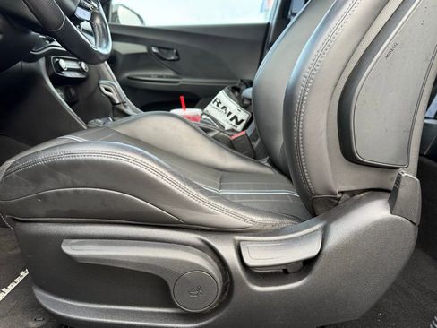 Certified 2022 Hyundai Veloster N Base image 9