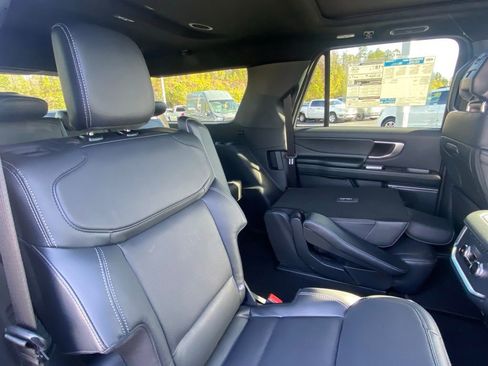 New 2026 Ford Expedition Max Platinum w/ Stealth Appearance Package image 26