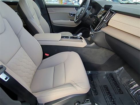 New 2026 Volvo XC90 T8 Plus w/ Protection Package Premier image 21