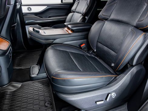 Used 2025 Lincoln Navigator Black Label AWD/4WD image 38