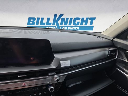 Used 2025 Kia Telluride S FWD image 10