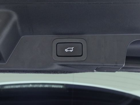 Used 2017 Land Rover Range Rover Sport HSE image 10