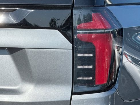 Used 2025 Chevrolet Tahoe Z71 image 46