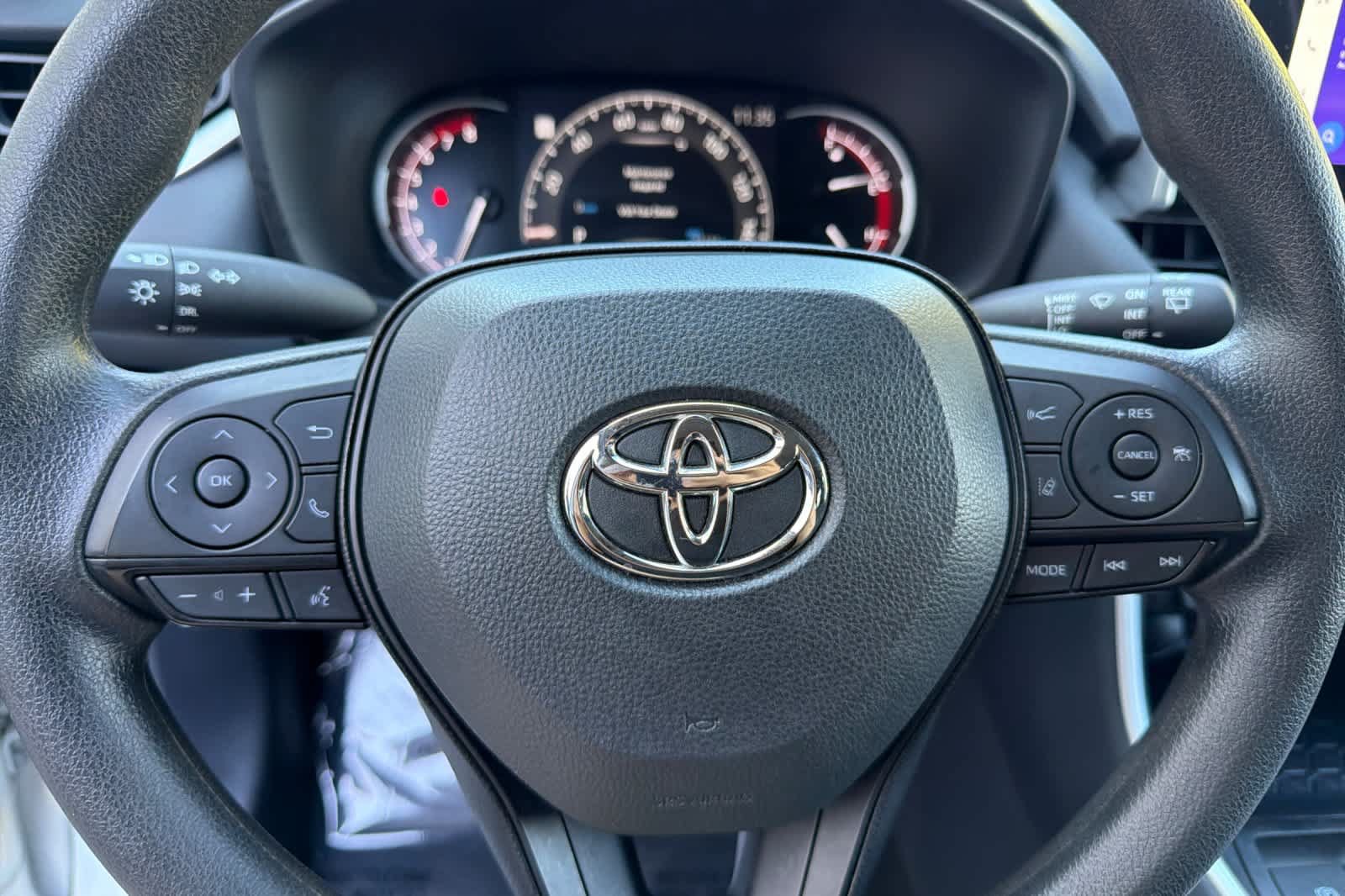 Used 2025 Toyota RAV4 LE AWD/4WD image 24