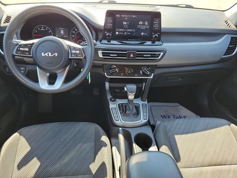 Used 2023 Kia Seltos LX AWD/4WD image 16