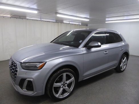Used 2022 Audi SQ5 Prestige w/ Prestige Package AWD/4WD image 3