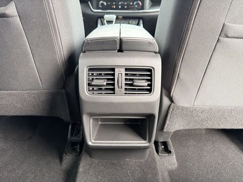 Used 2021 Nissan Rogue S image 20