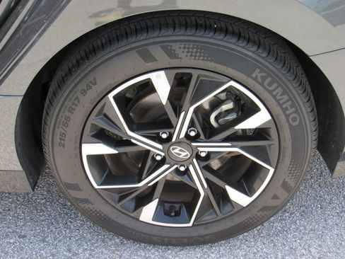 Used 2025 Hyundai Sonata SEL FWD image 12