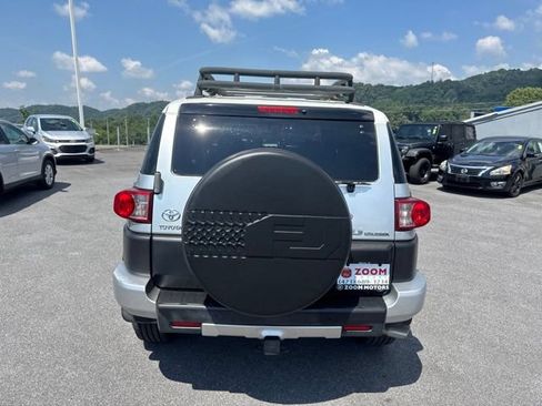 Used 2007 Toyota FJ Cruiser 4WD w/ Upgrade Pkg 2 image 7
