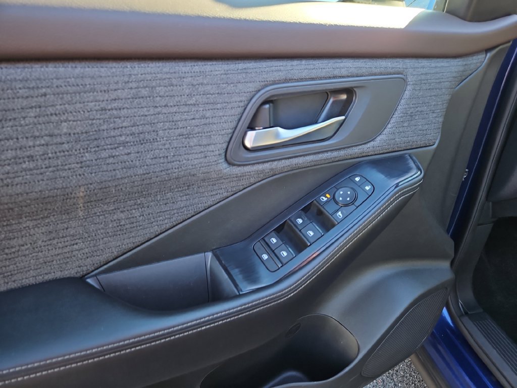 Used 2023 Nissan Rogue SV AWD/4WD image 24