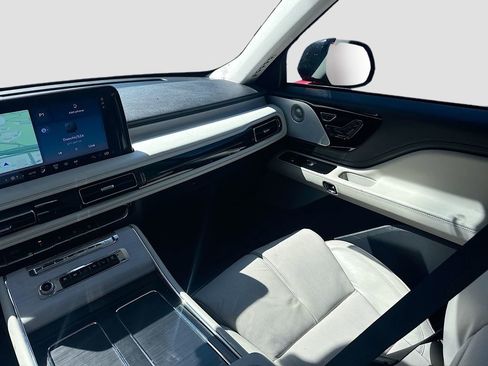 Used 2025 Lincoln Aviator Reserve w/ Equipment Group 201A image 25