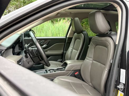 Used 2023 Lincoln Corsair AWD w/ Equipment Group 101A image 16