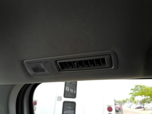 Used 2023 Toyota Sienna LE FWD image 28