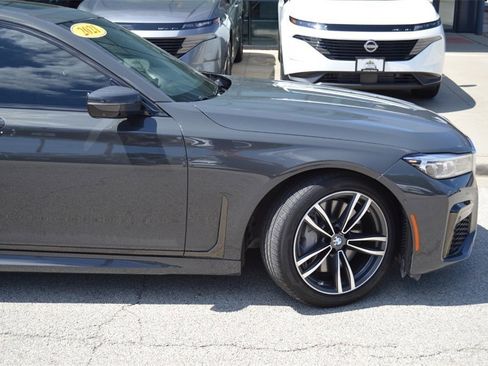 Used 2021 BMW 750i xDrive w/ M Sport Package image 5