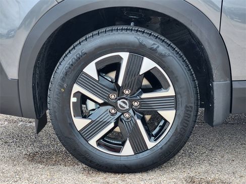 New 2025 Nissan Kicks SV image 7