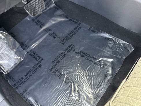 Certified 2023 Honda HR-V LX image 17