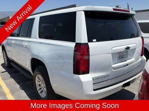Used 2018 Chevrolet Suburban LS RWD image 4
