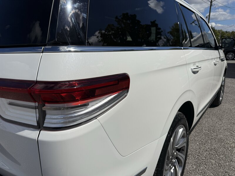 Used 2024 Lincoln Navigator Reserve AWD/4WD image 7