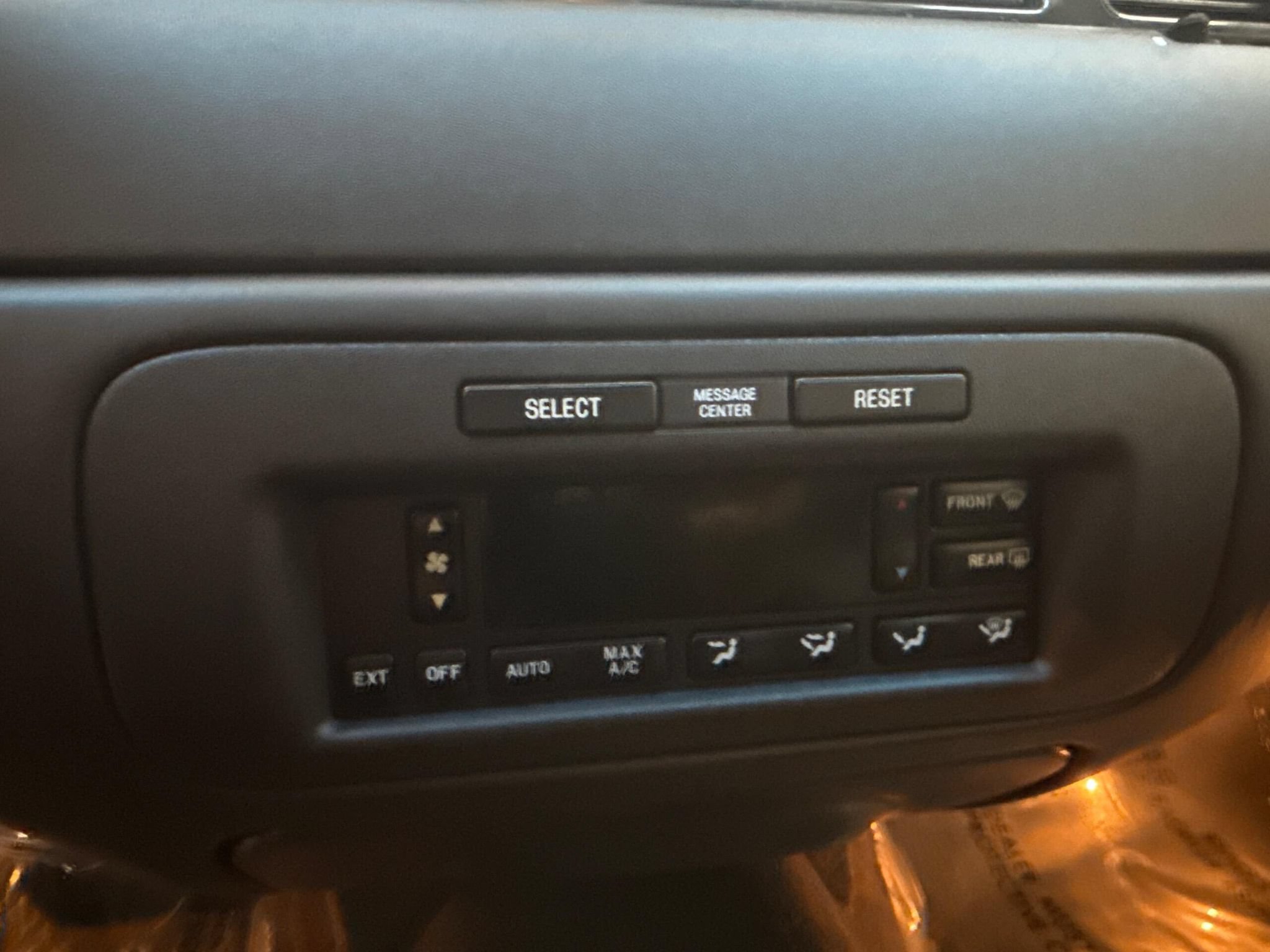 Used 2000 Lincoln Town Car Signature RWD image 16