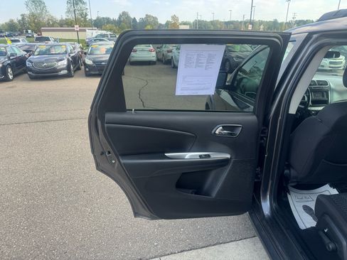 Used 2018 Dodge Journey SE w/ Connectivity Group image 14