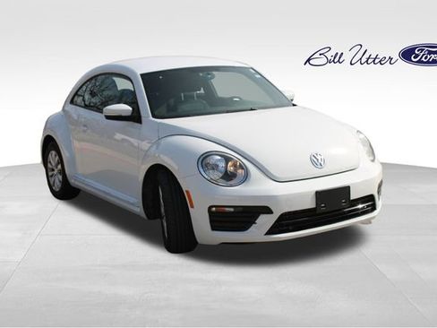 Used 2019 Volkswagen Beetle 2.0T S image 3