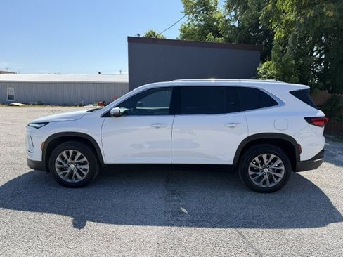 Used 2026 Buick Enclave Preferred AWD/4WD image 2