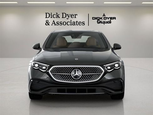Used 2025 Mercedes-Benz E 350 Sedan image 33