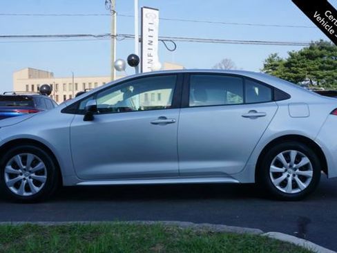 Used 2022 Toyota Corolla LE FWD image 4