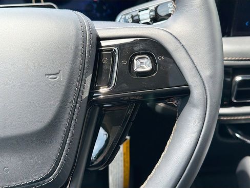 New 2026 Lincoln Aviator AWD image 13