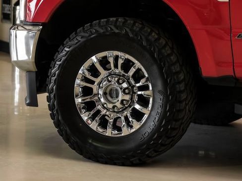 Used 2022 Ford F350 XLT w/ XLT Premium Package AWD/4WD image 46