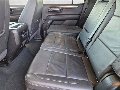 Used 2025 Chevrolet Tahoe Z71 AWD/4WD image 12