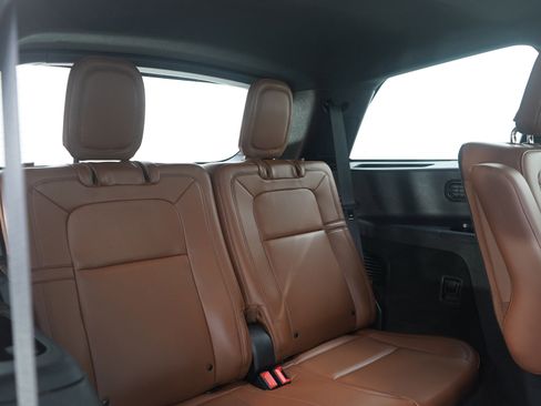 Used 2021 Lincoln Aviator Reserve w/ Equipment Group 201A image 13