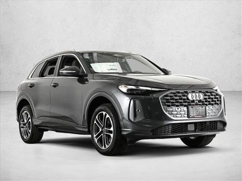 Certified 2025 Audi Q5 Premium w/ Convenience Package AWD/4WD image 3
