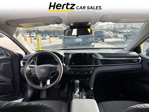 Used 2025 Toyota Camry LE image 9