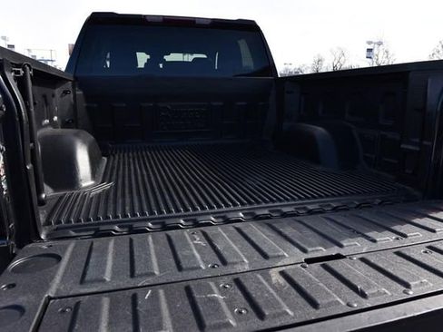 Used 2025 GMC Sierra 1500 SLT image 7