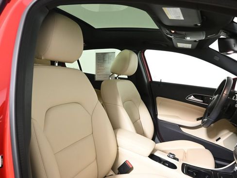 Used 2019 Mercedes-Benz GLA 250 4MATIC image 35