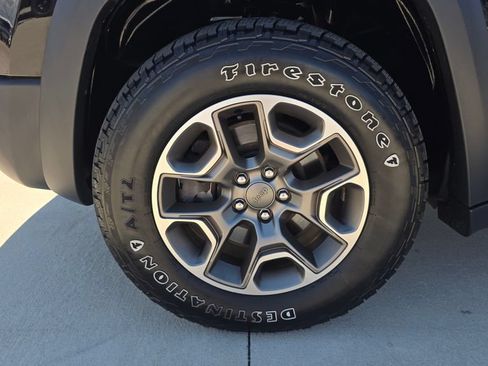 Used 2020 Jeep Cherokee Trailhawk w/ Cold Weather Group AWD/4WD image 9