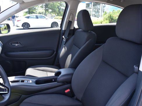 Certified 2021 Honda HR-V LX image 12