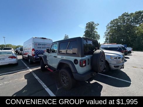 Used 2024 Jeep Wrangler Sport AWD/4WD image 5