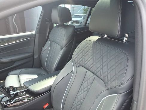 Used 2021 BMW M550i xDrive w/ Executive Package AWD/4WD image 13
