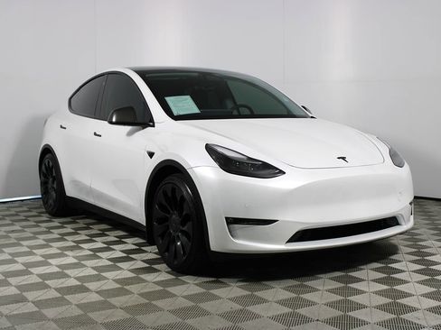 Used 2022 Tesla Model Y Performance image 16