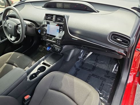 Used 2022 Toyota Prius LE AWD/4WD image 32