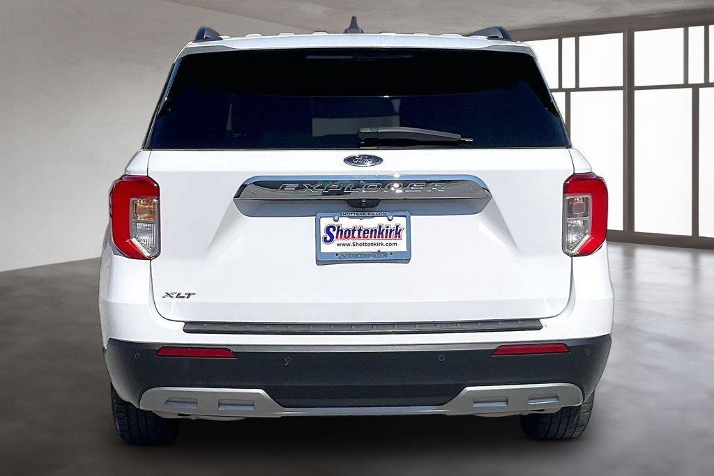 Used 2022 Ford Explorer XLT w/ Equipment Group 202A RWD image 5