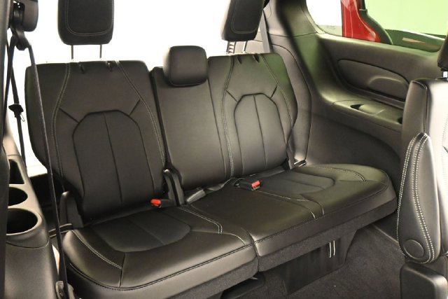 New 2027 Chrysler Pacifica Select AWD/4WD image 22