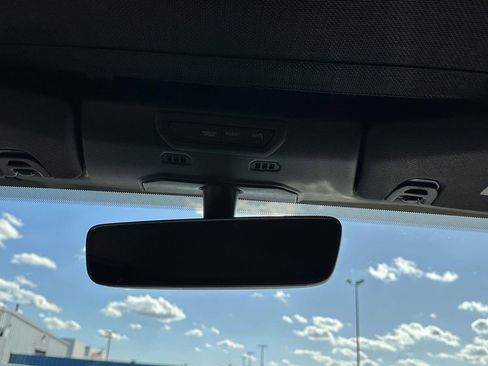 Used 2022 Jeep Wrangler Unlimited Sahara w/ Cold Weather Group image 33