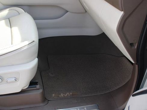 Used 2021 GMC Yukon XL Denali w/ Denali Ultimate Package image 22